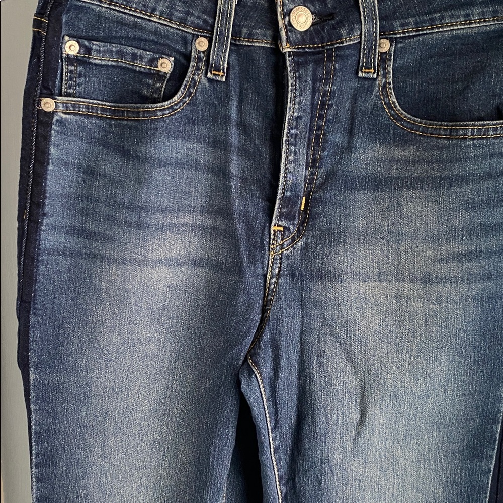 Levi’s 725 High Rise Bootcut Jeans - Picture 5 of 9